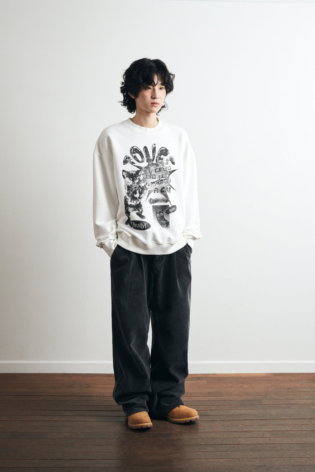 Sweety Cat Pigment Man to Sweatshirt -  White