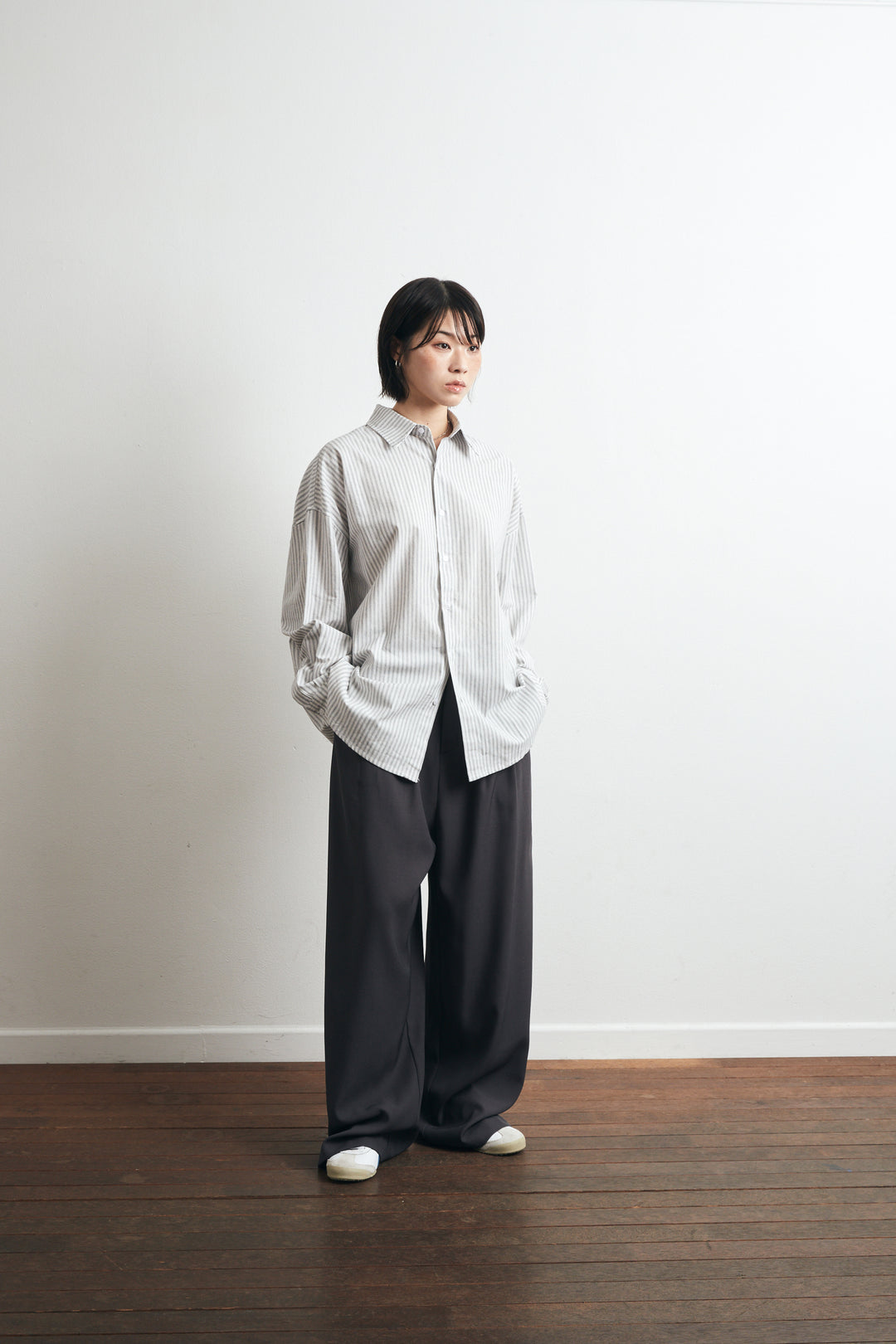 Pin tucks Wide Slacks - Charcoal