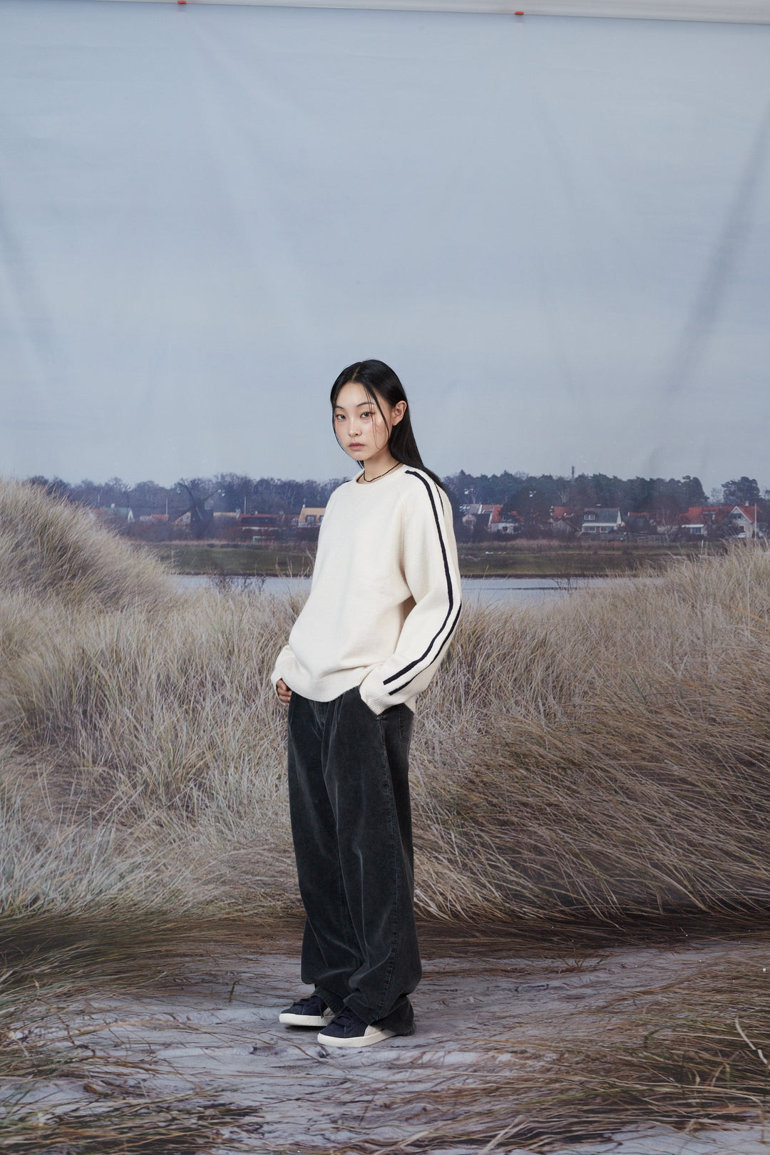 Track Round Knit Sweatshirt - IVORY