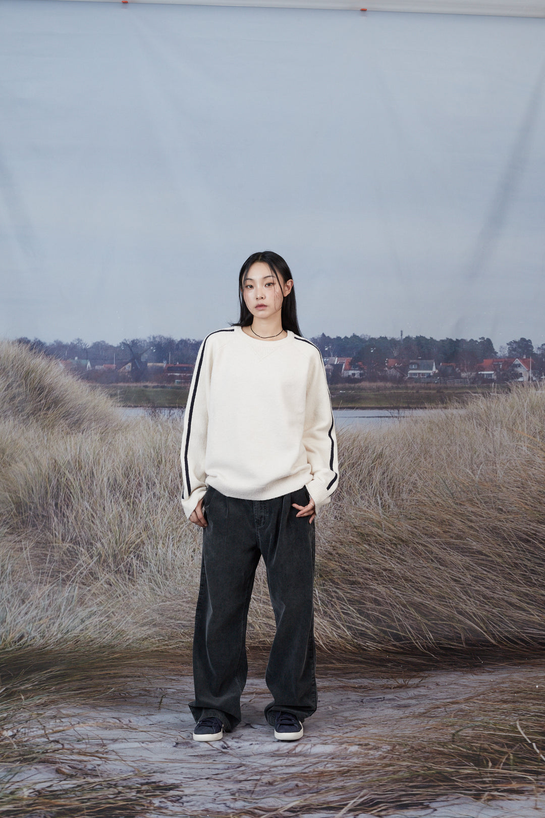 Track Round Knit Sweatshirt - IVORY